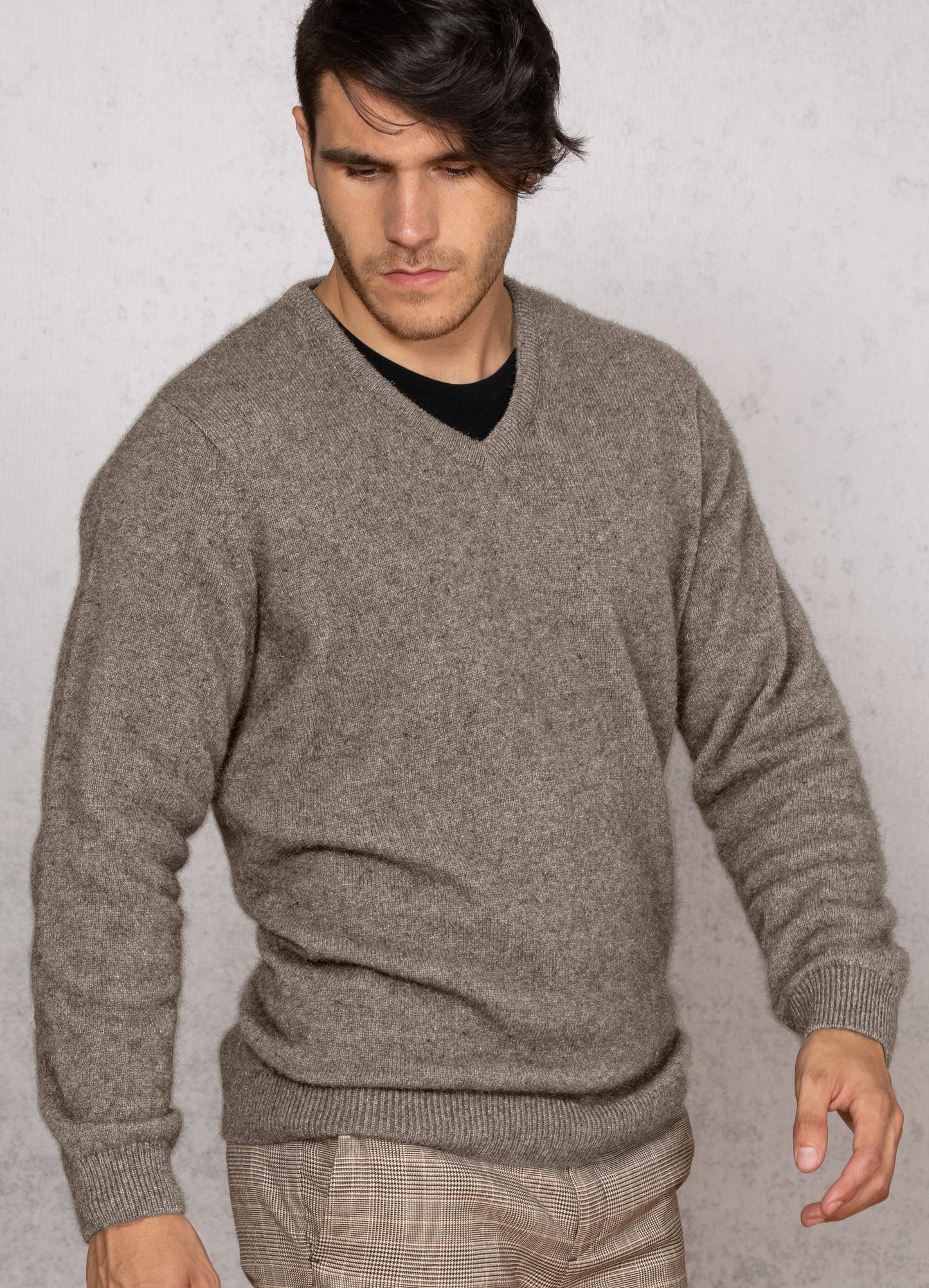 NW1002 Oxford Vee Neck Sweater